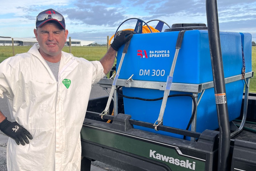 Kelvin using DM Sprayer