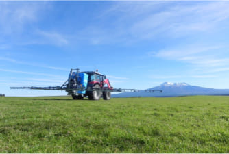 LS Linkage Sprayer in front of Ruapehu