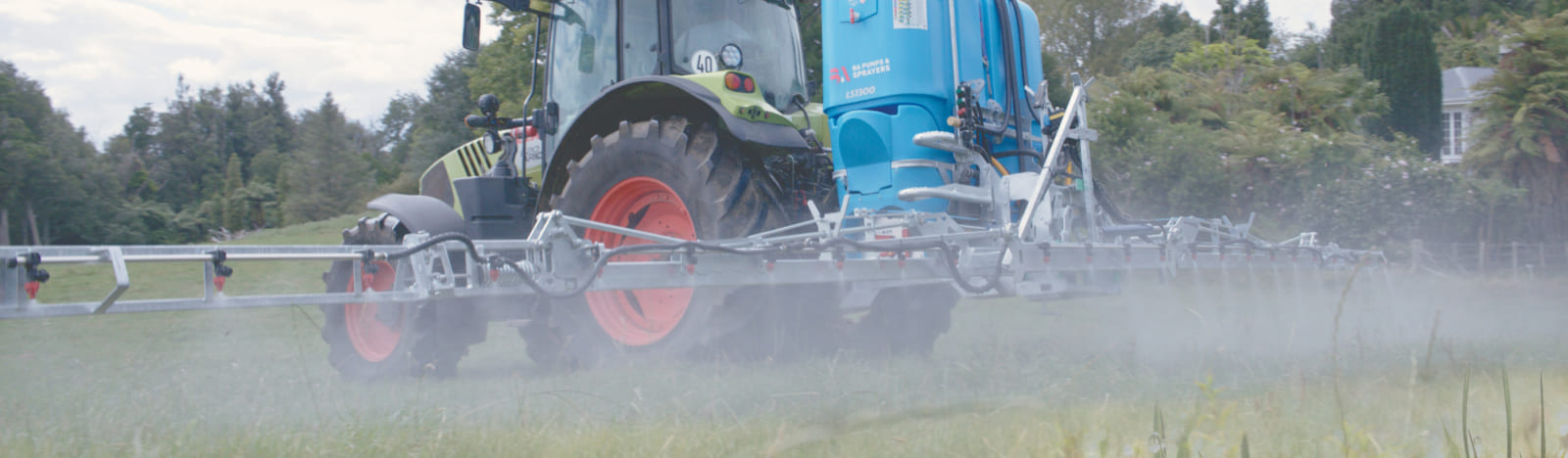 LS Linkage Sprayer spraying in a paddock