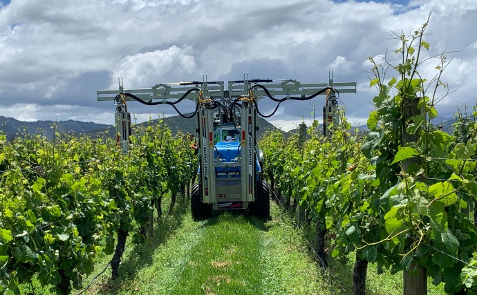 BA Smart Spray spraying in a vineyard
