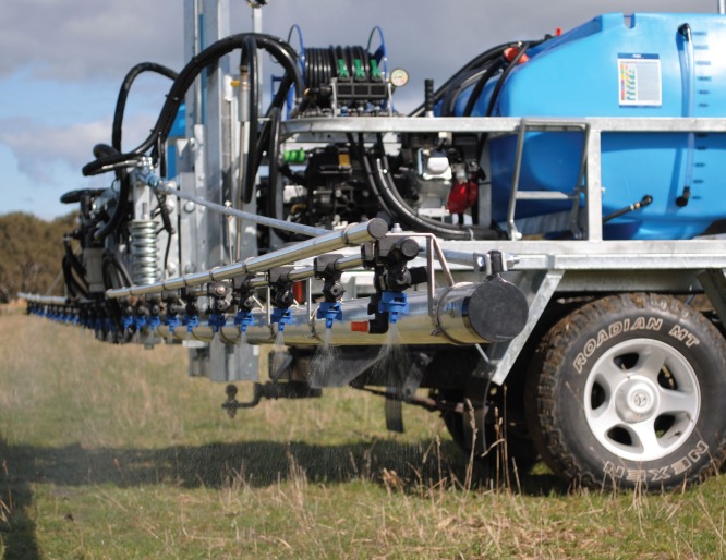 Mono-Glide Boom spraying