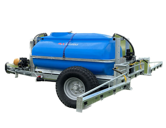 BAT1150 with spray boom