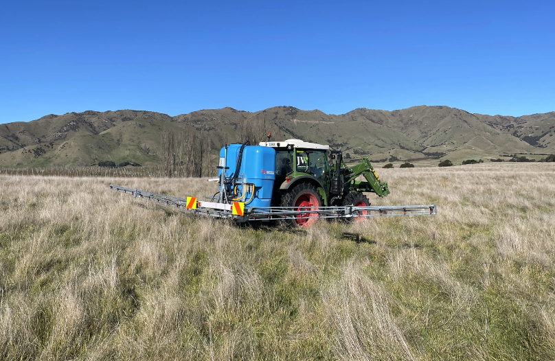 Jeremy Walsh LS1300 spraying in a paddock
