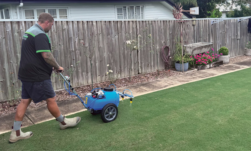 Greens Keeper 30L in use